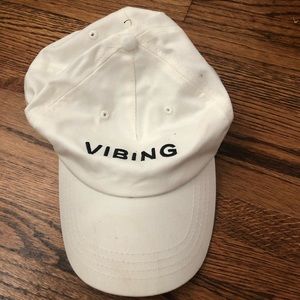 White vining hat!